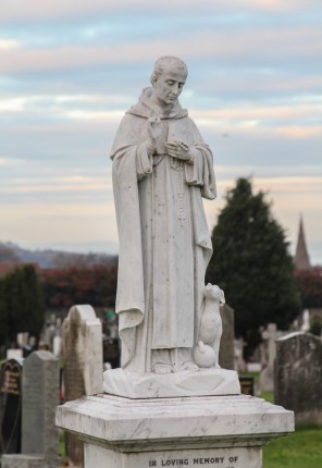 성 도미니코_photo by Lawrence OP_in the Mount Vernon cemetery in Edinburgh.jpg
